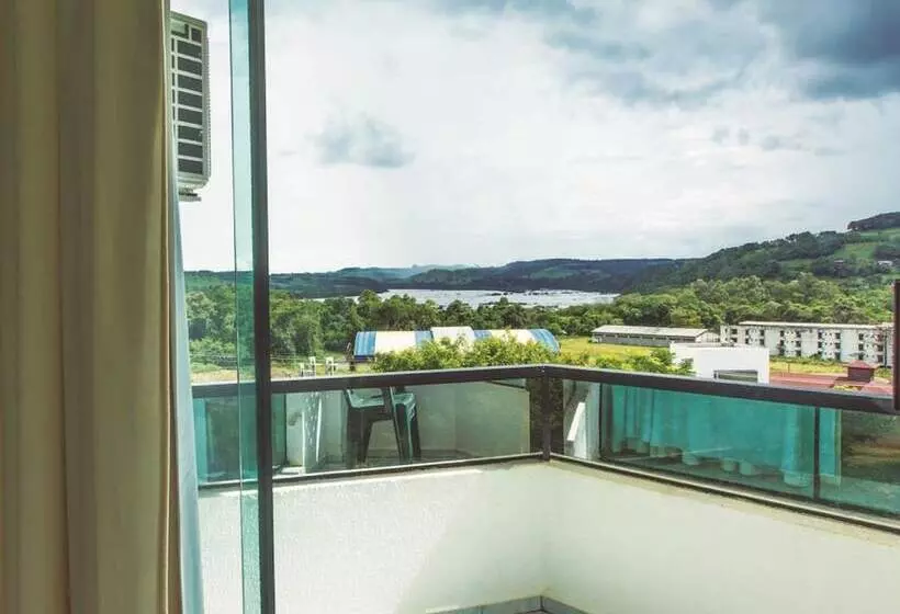 デラックストリプルルーム, Pratas Thermas Resort