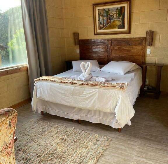 Hegyre Néző Lakosztály, Pousada Do Rei Arthur