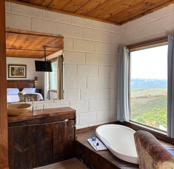 Hegyre Néző Lakosztály, Pousada Do Rei Arthur