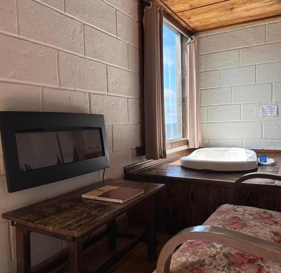 Hegyre Néző Lakosztály, Pousada Do Rei Arthur