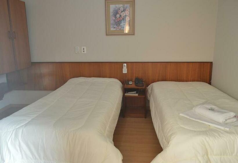 标准间, Chantilly