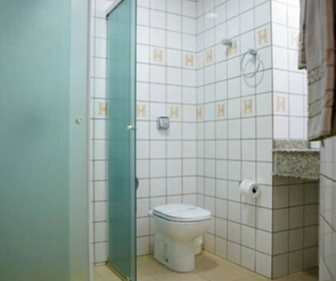 غرفة قياسية ثلاثية, Estação 101   Brusque