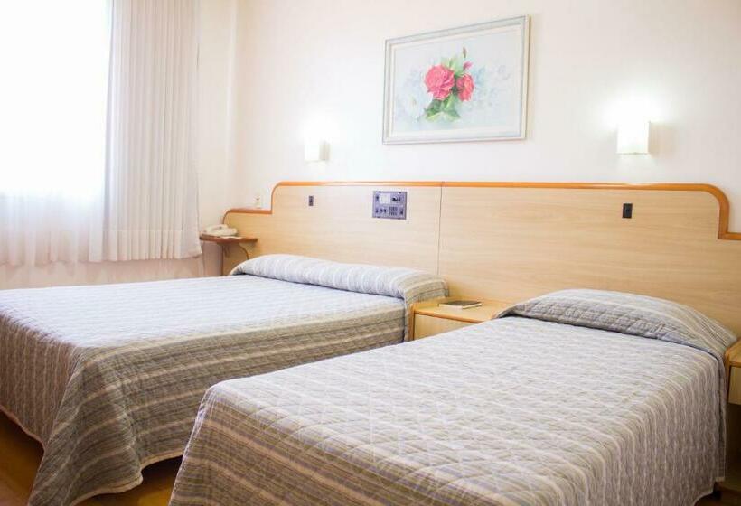 غرفة قياسية, Estação 101   Brusque