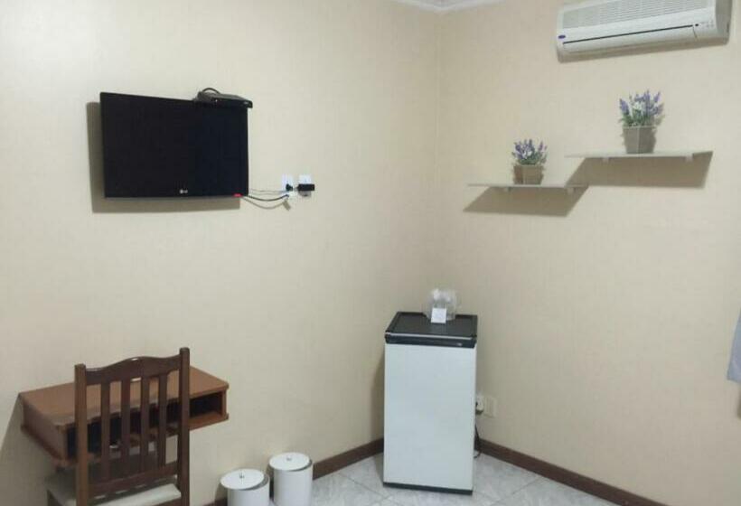 豪华房间, Fares Turis