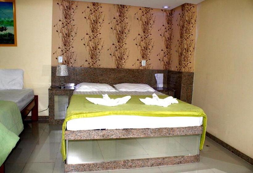 Quarto Triplo Standart, Farol Da Barra