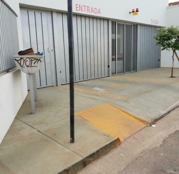 غرفة قياسية ثلاثية, Gran Roza