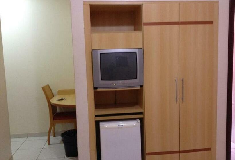 غرفة قياسية ثلاثية, Gran Roza