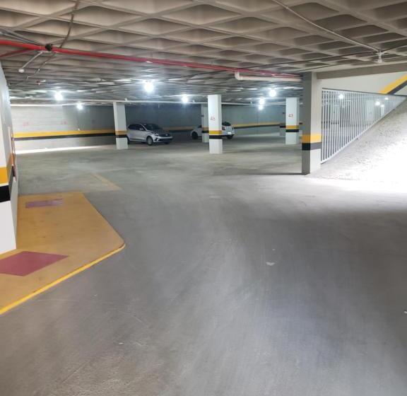 جناح ديلوكس, Gran Roza