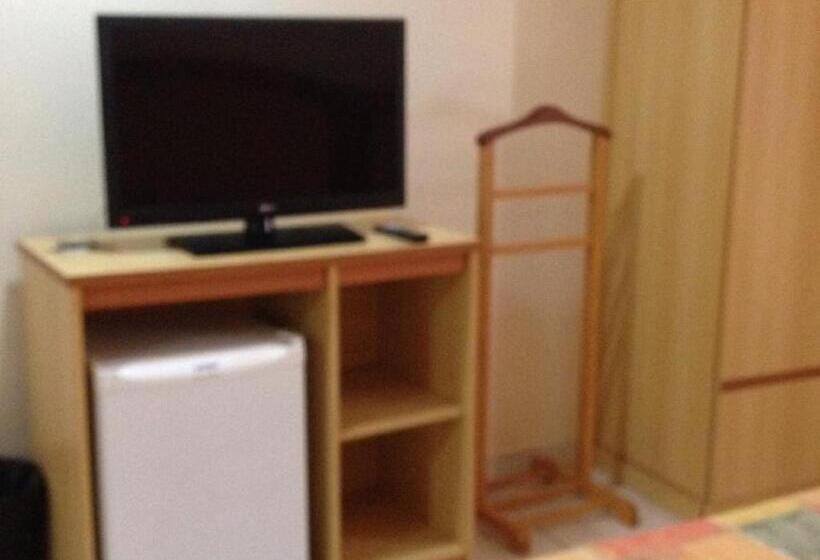 جناح ديلوكس, Gran Roza