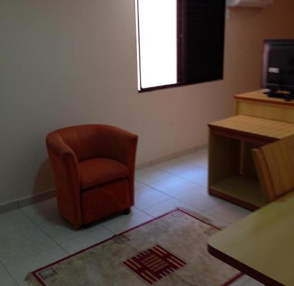 جناح ديلوكس, Gran Roza