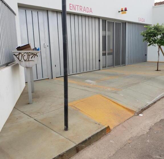 جناح ديلوكس, Gran Roza