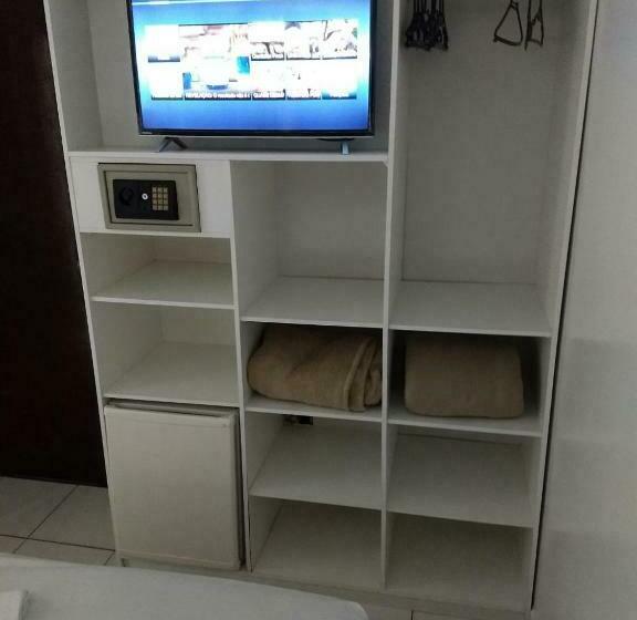 חדר סטנדרט, Master