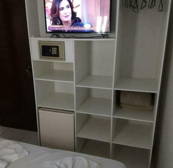 חדר סטנדרט, Master