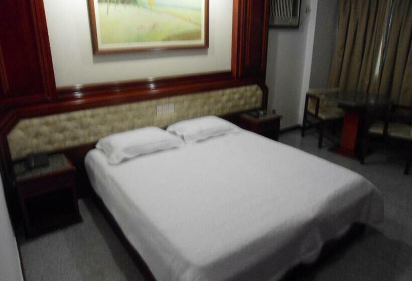 标准间, Maxim Plaza