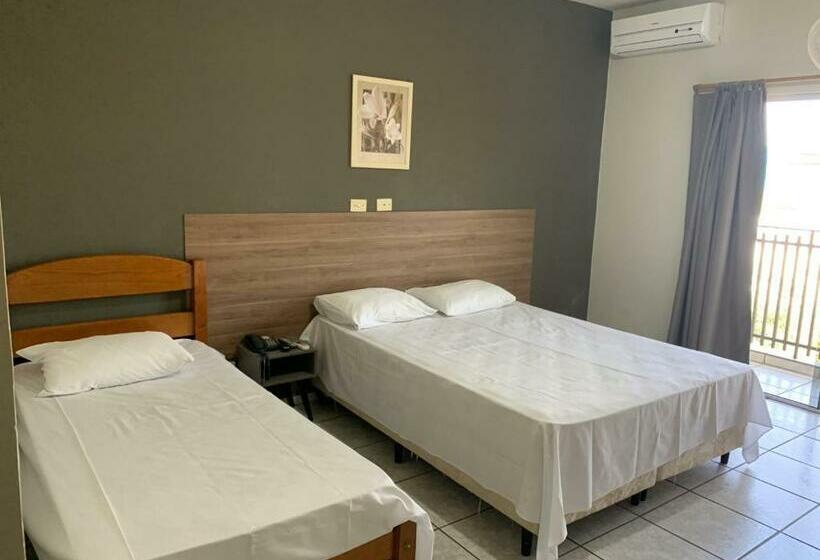 디럭스 트리플 룸, Ouro