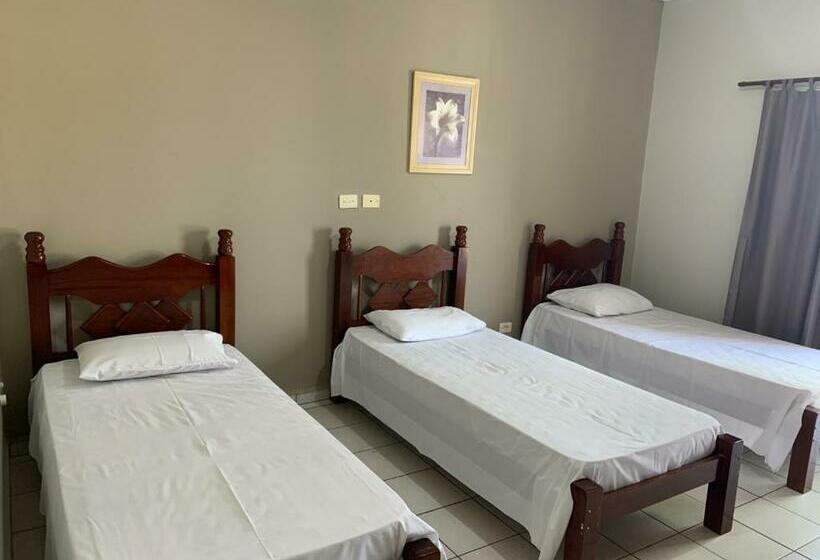 디럭스 트리플 룸, Ouro