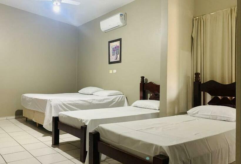 디럭스 4인 룸, Ouro