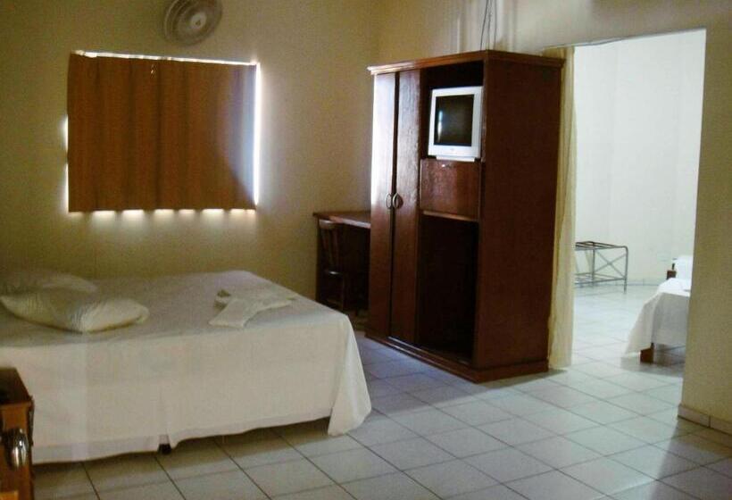 디럭스 4인 룸, Ouro