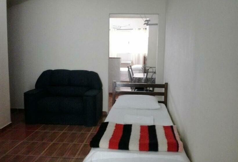 패밀리 룸, Jm Ferreira