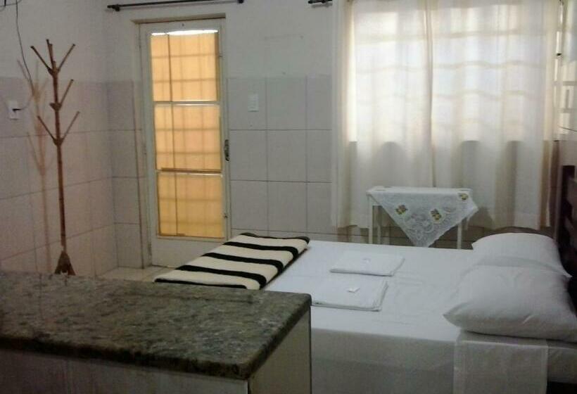 패밀리 룸, Jm Ferreira