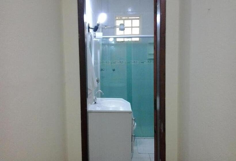 패밀리 룸, Jm Ferreira