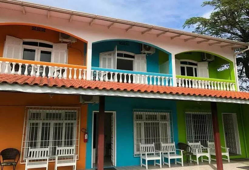 سوییت با چشمانداز دریا, Pousada Marinamarela