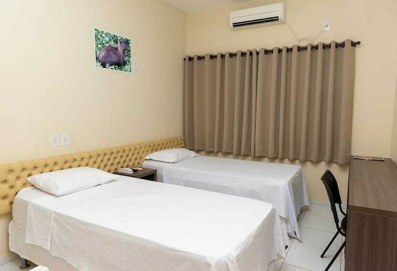 غرفة قياسية, Village