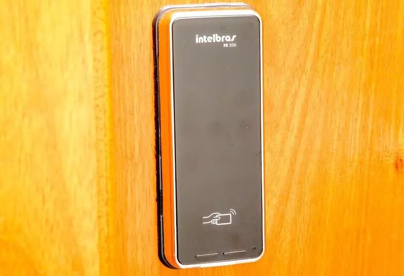Standard Kolmen Hengen Huone, Winner