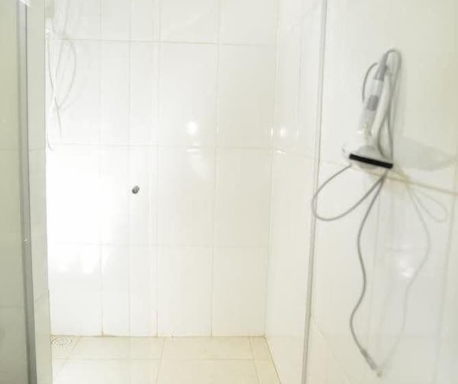 标准三人间, Samir Hotel Business