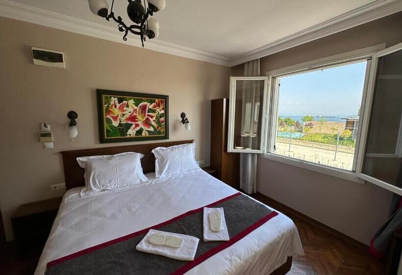 Standard Room King Size Bed, Queen Seagull Boutique