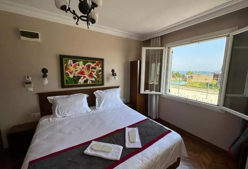 Standard Room King Size Bed, Queen Seagull Boutique