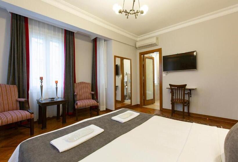 Standard Room King Size Bed, Queen Seagull Boutique