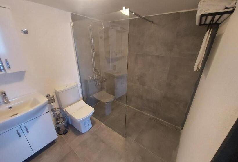 Superior Room King Size Bed, Queen Seagull Boutique