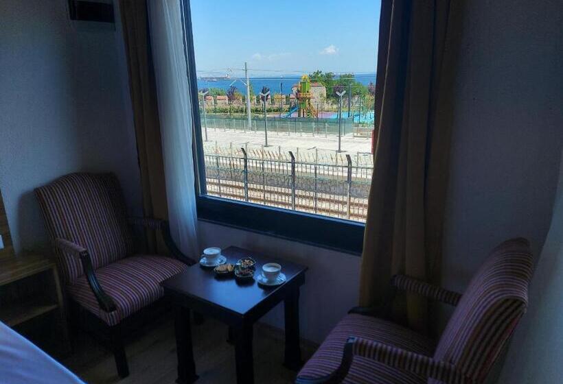 Superior Room King Size Bed, Queen Seagull Boutique