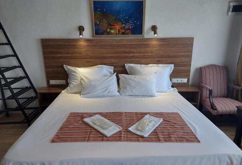 Superior Room King Size Bed, Queen Seagull Boutique