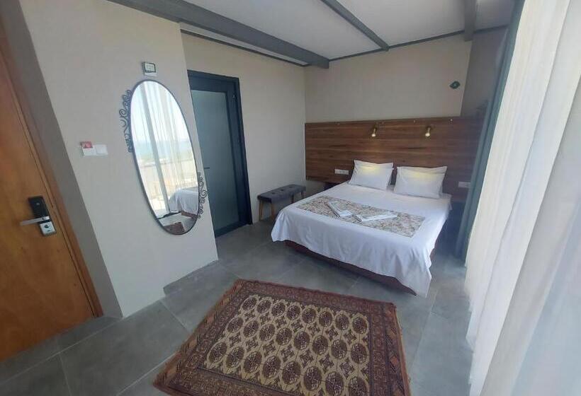 Superior Room with Terrace, Queen Seagull Boutique