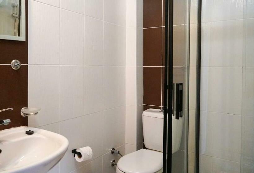 חדר סטנדרט נוף לים עם מרפסת, El Camino Hostel & Pub