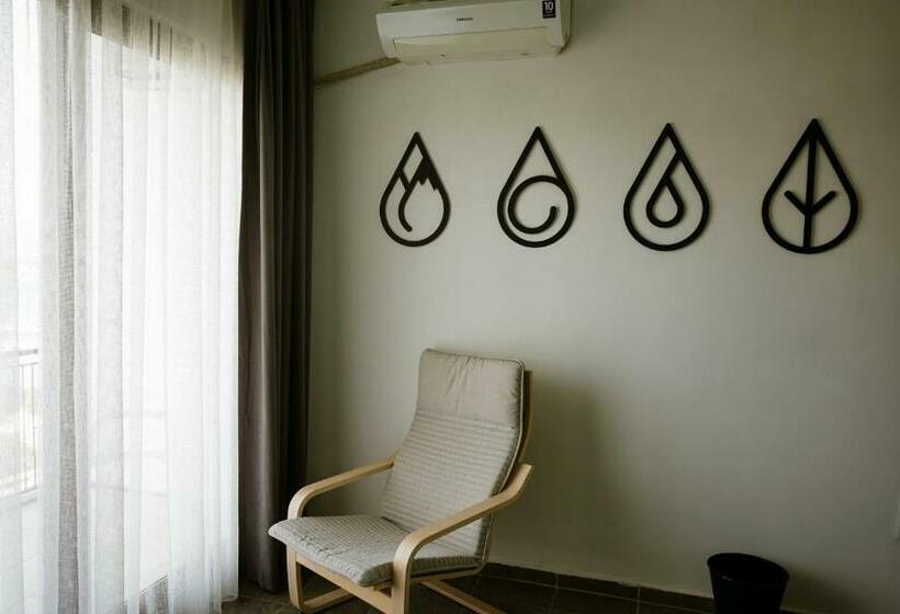 חדר סטנדרט נוף לים עם מרפסת, El Camino Hostel & Pub