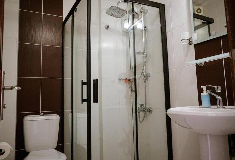 חדר סטנדרט נוף לים עם מרפסת, El Camino Hostel & Pub