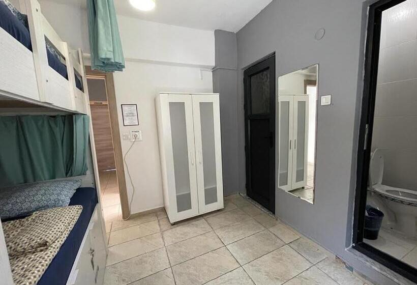 מיטה בחדר משותף, El Camino Hostel & Pub