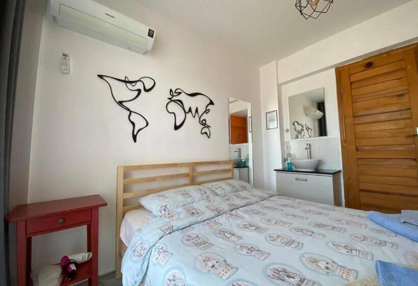 חדר סטנדרט נוף לים, El Camino Hostel & Pub