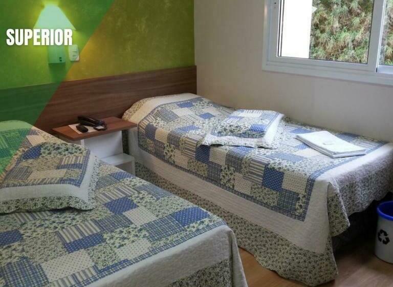 수피리어 룸, Adoro