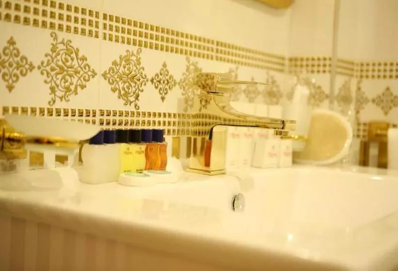 Suite, Ahsaray