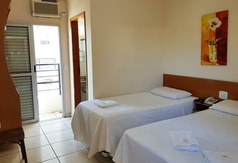 Трехместный Номер Стандарт с Балконом, Cathedral