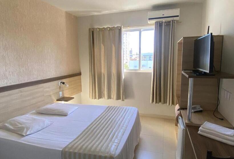 غرفة قياسية, Moura Palace