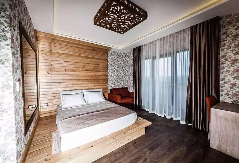 اتاق لوکس با چشم‌انداز دریاچه, My Green Boutique