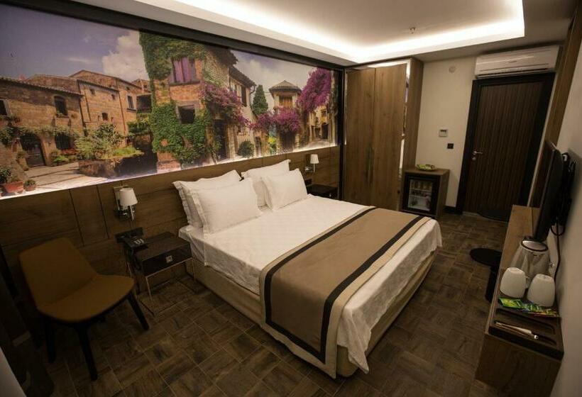 غرفة قياسية, Northdoor