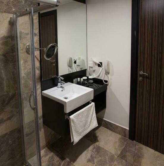 اتاق استاندارد, Northdoor