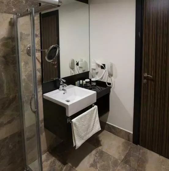اتاق استاندارد, Northdoor