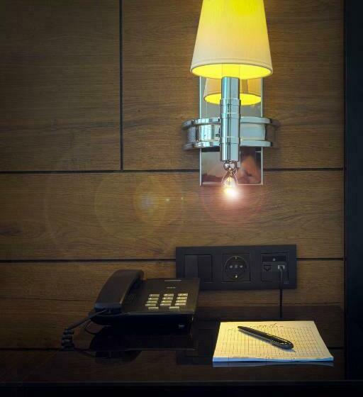 غرفة قياسية, Northdoor